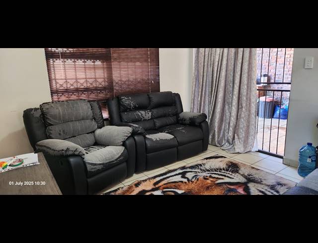 3 BEDROOM TOWNHOUSE FOR SALE IN WATERVAL EAST